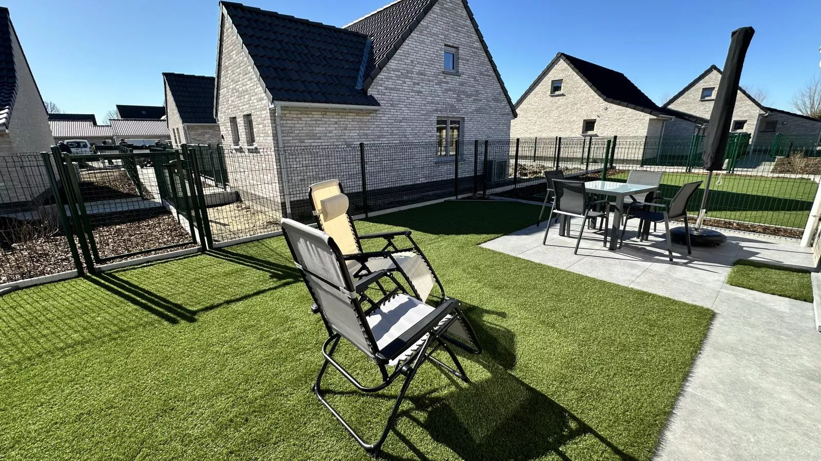 Westhinder II H19-Garten Sommer