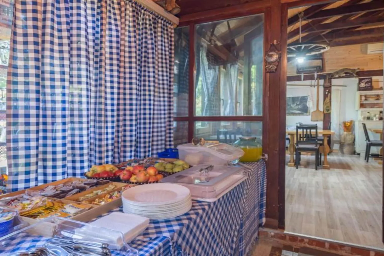 Villa Rubčić - Double room with Terrace and Poold View - (10)-Indoor