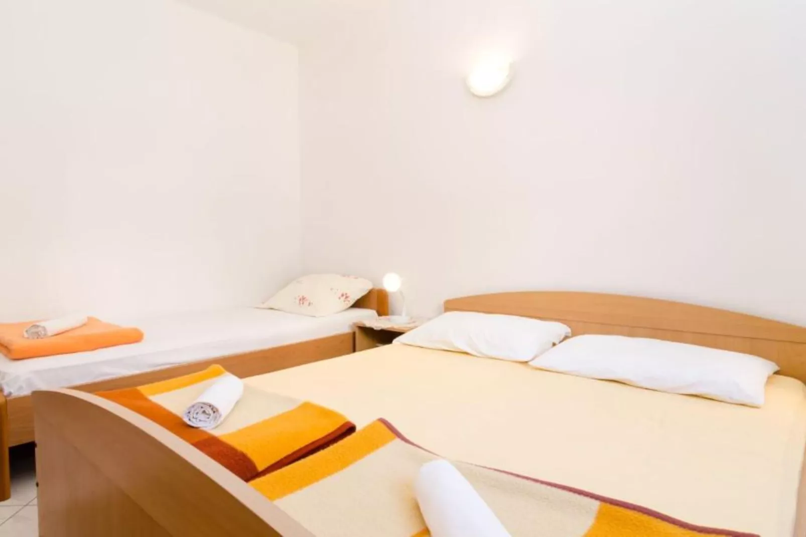 Guest House Sobra 38 - Double Room  with Garden View  3-Bedroom