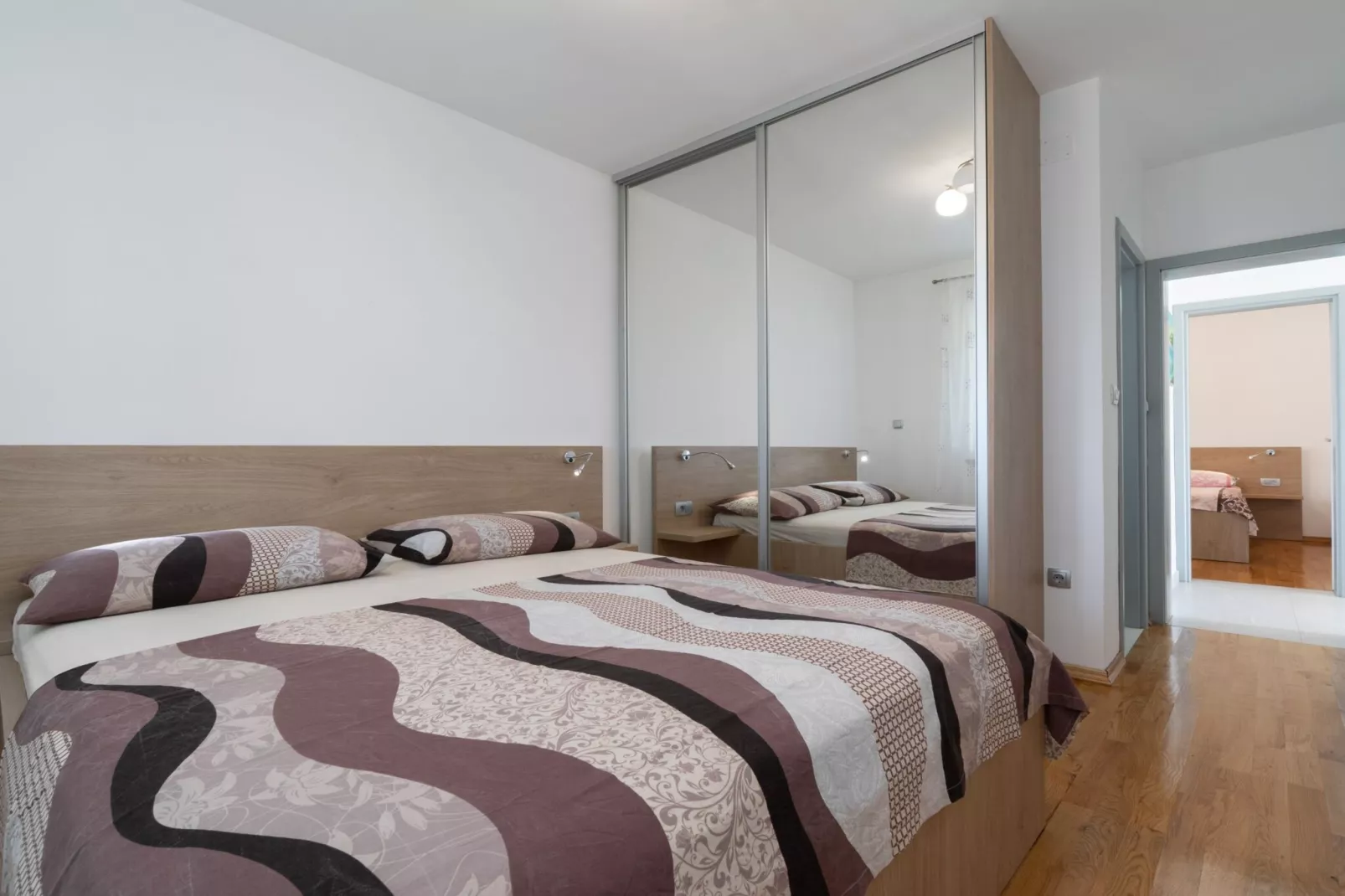 Modern Villa with Pool-Schlafzimmer