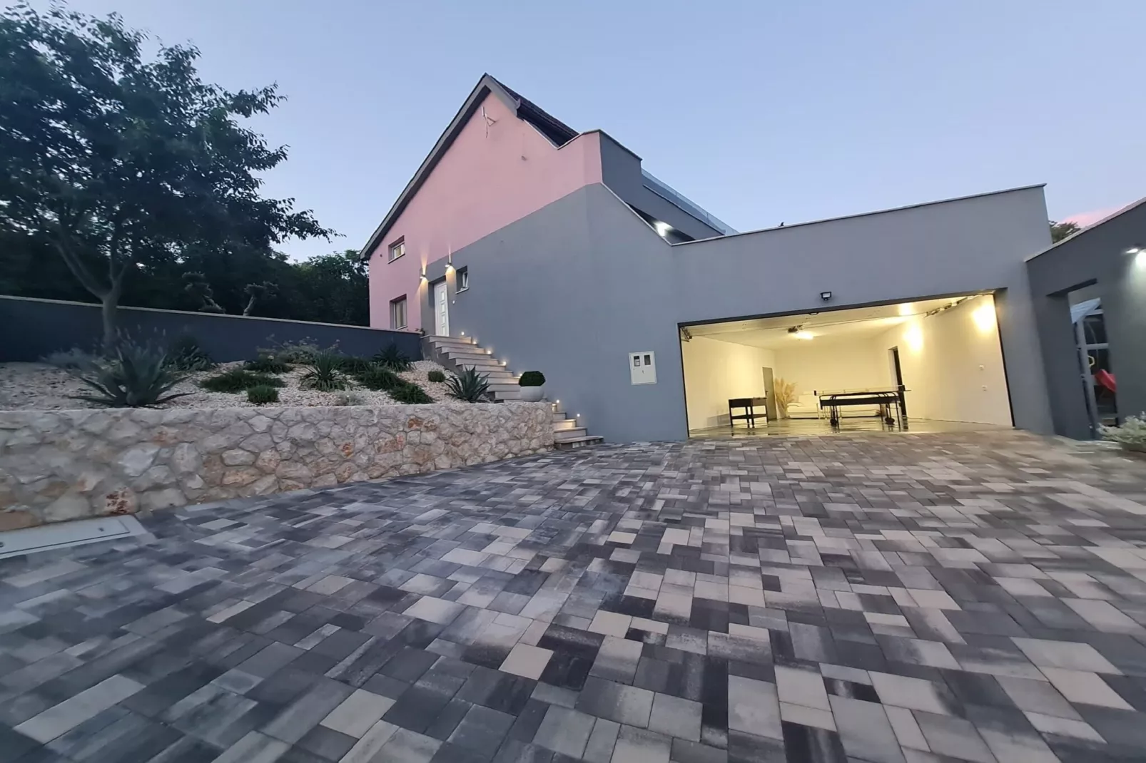 Four - Bedroom Villa-Outdoor