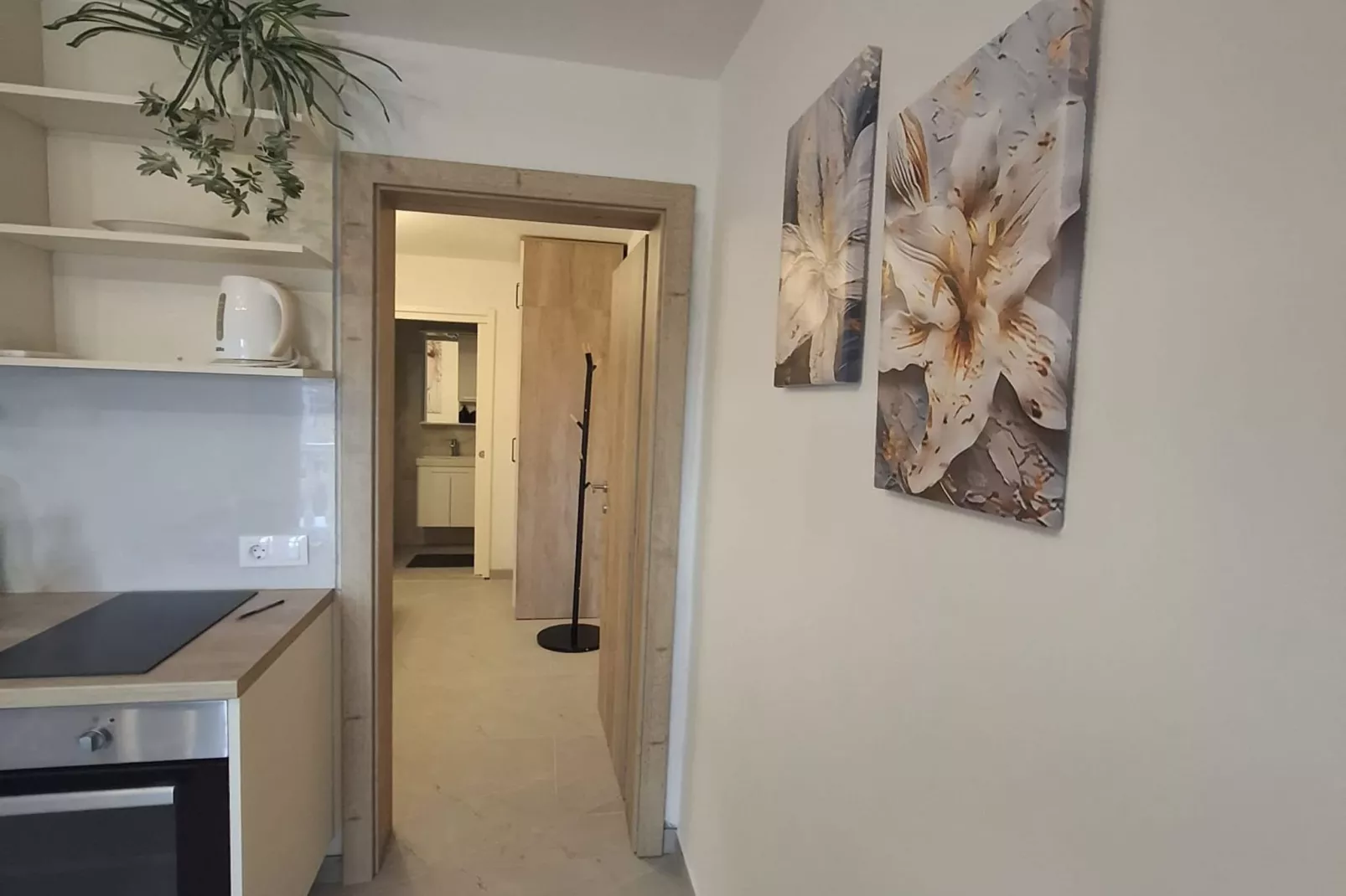 Apartment Jakić - One Bedroom Apartment with Garden View-Innenbereich