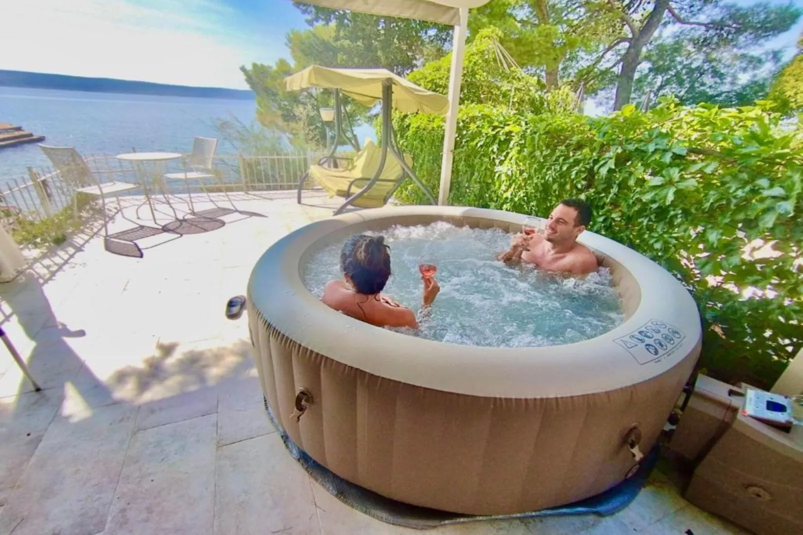 Beach House - 2m from beach - Three Bedroom House-Terrace balcony