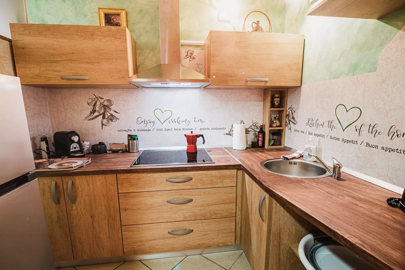 Elegant and Stylish Retreat Apartments with Terrace - Two Bedroom Apartment with Terrace-Cuisine