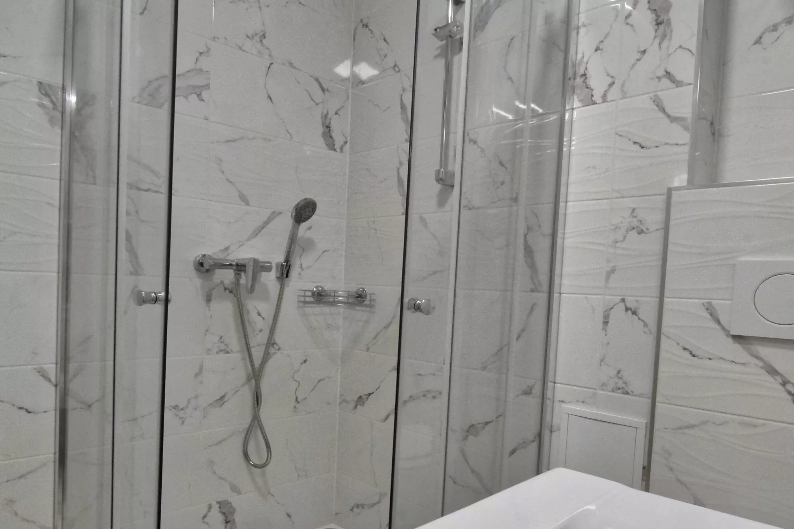 Cozy and Chic Apartment in Kranjska Gora - Studio Apartment-Salle de bain