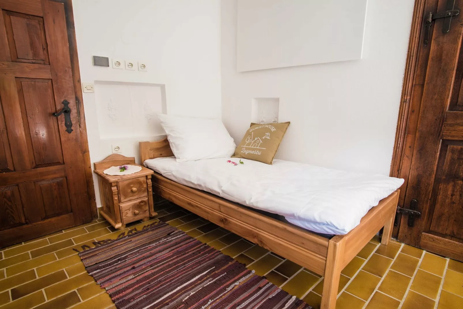 Rustic Authentic Holiday Home with Terrace and Wood Stove - Three Bedroom Holiday Home with Terrace-Schlafzimmer