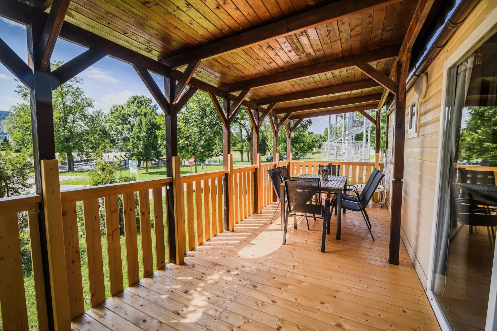 Waterside Retreat Mobile Homes with Thermal Riviera Tickets - Three Bedroom Mobile Home with Lake View  (owner 2)-Terrace