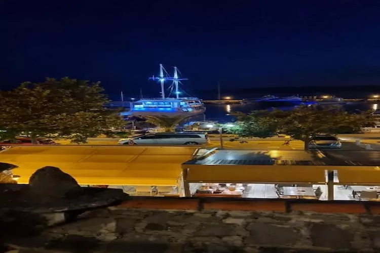 Lux apartment Mare By the Sea & Beach - Two Bedroom Apartment with Terrace-Ambiente