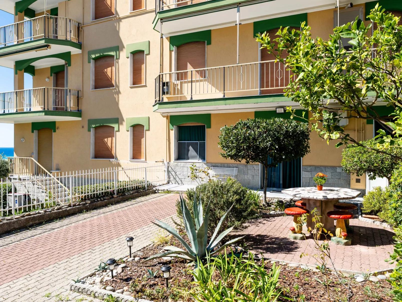 In the Garden-Draußen