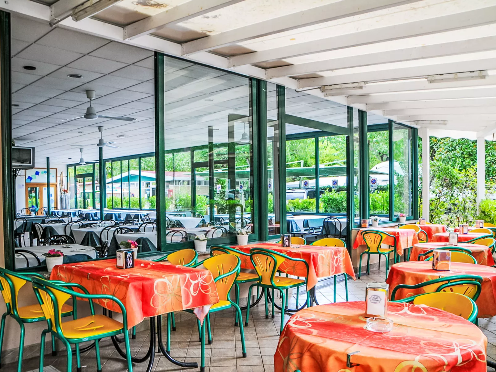 Happy Camp Mobil Homes in Riccione-Drinnen