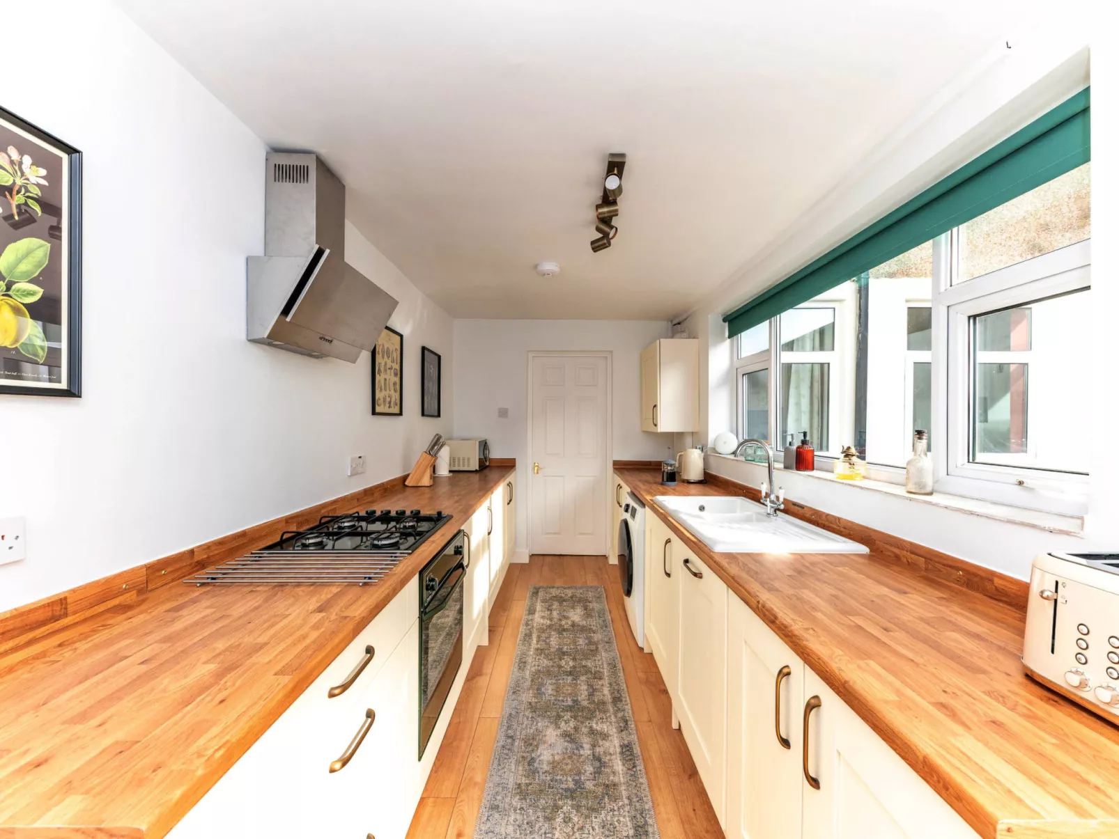 Sheila's Cottage-Inside