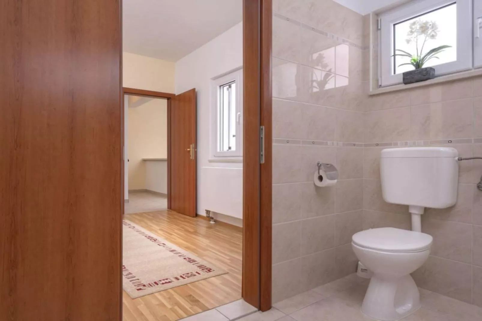 One Bedroom Apartment with Balcony 3-Badezimmer