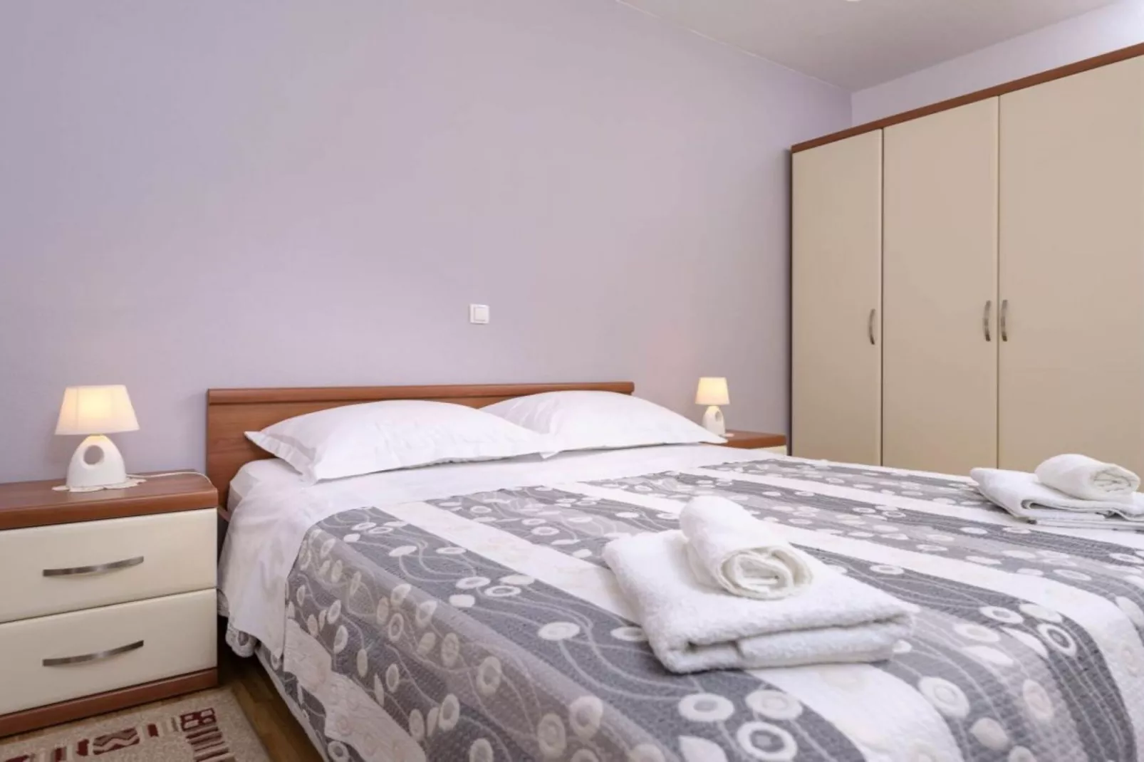 One Bedroom Apartment with Balcony and Sea View 2-Schlafzimmer