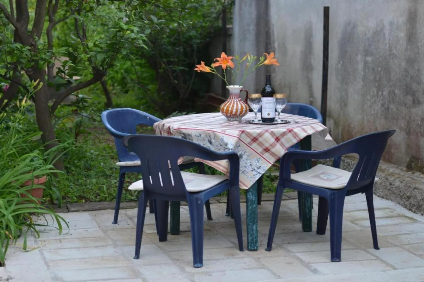 Tivat Bliss Apartments Close to Beach - Studio with Balcony-Terrasse/Balkon