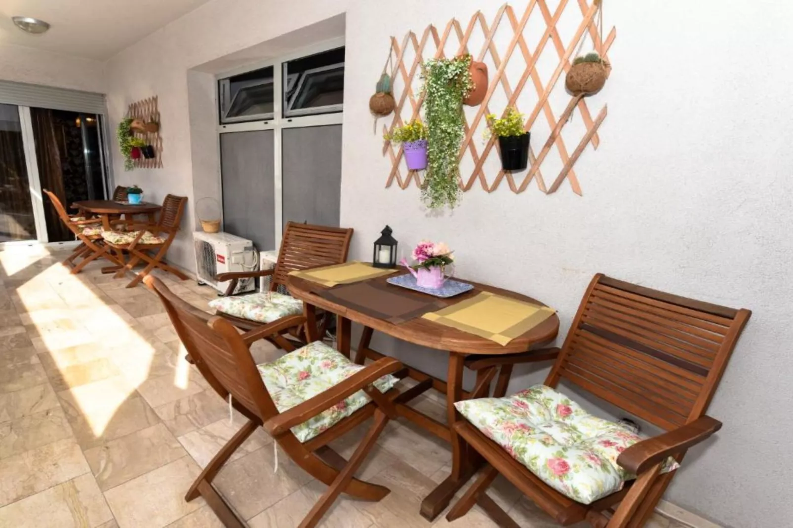 Chic Budva City Retreat - Studio Apartment with Balcony-Terrasse/Balkon