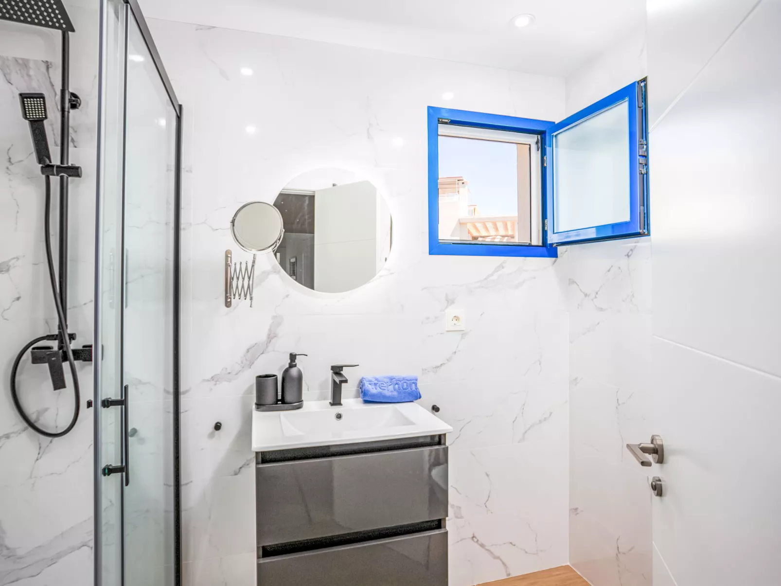 Urban Nest Estepona-Drinnen