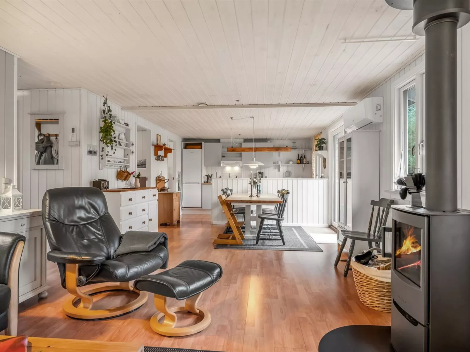 "Hughlek" -  from the sea-Dedans