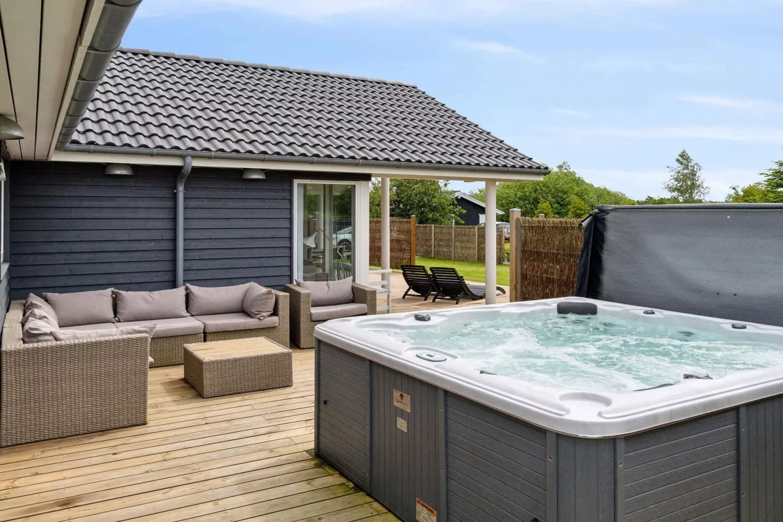 5 Sterne Ferienhaus in Idestrup-Wellnessbereich