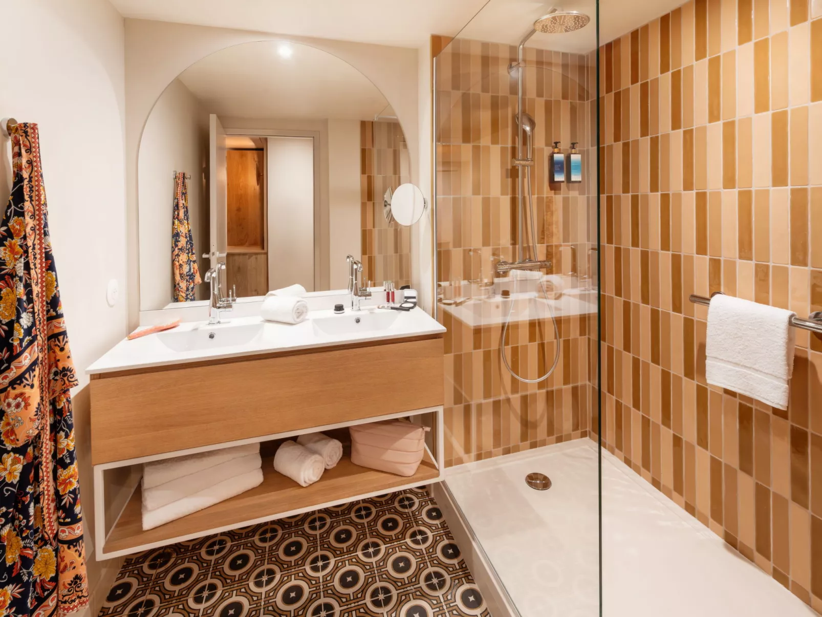 La Résidence-Inside