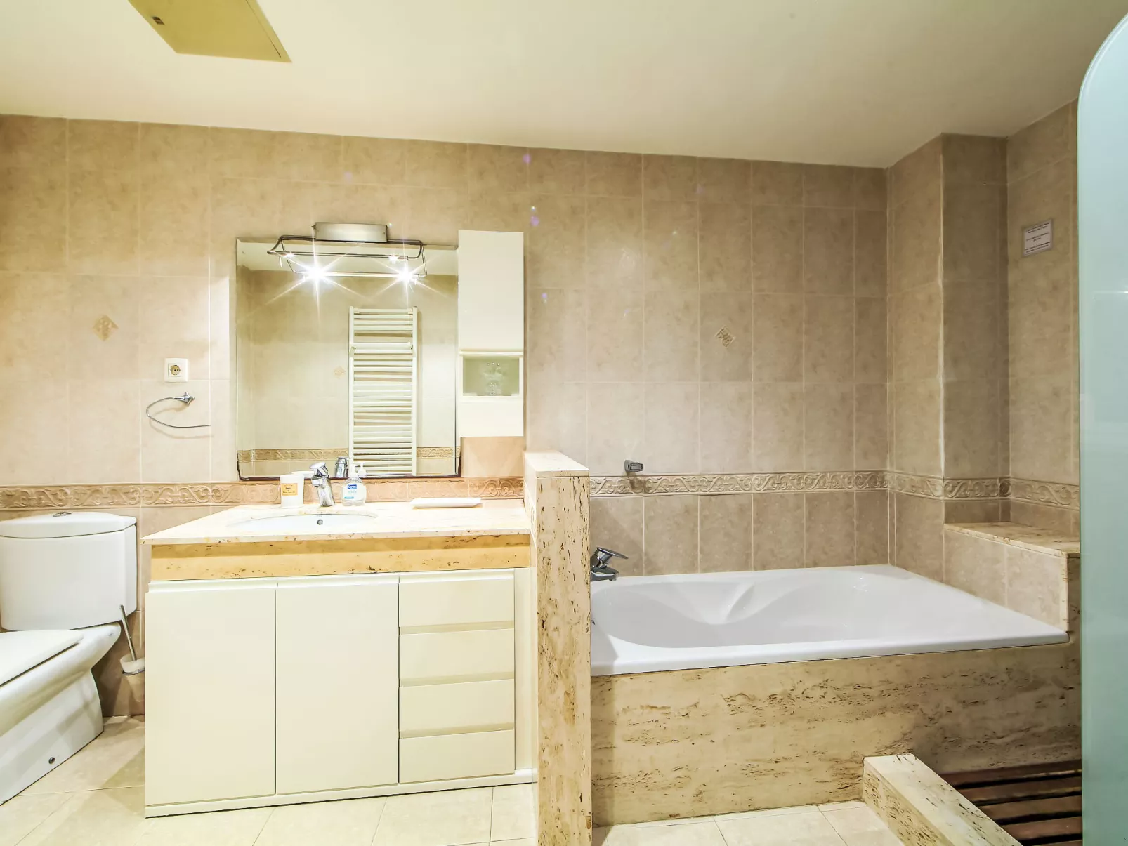 Bertoni Golf & Sea-Inside