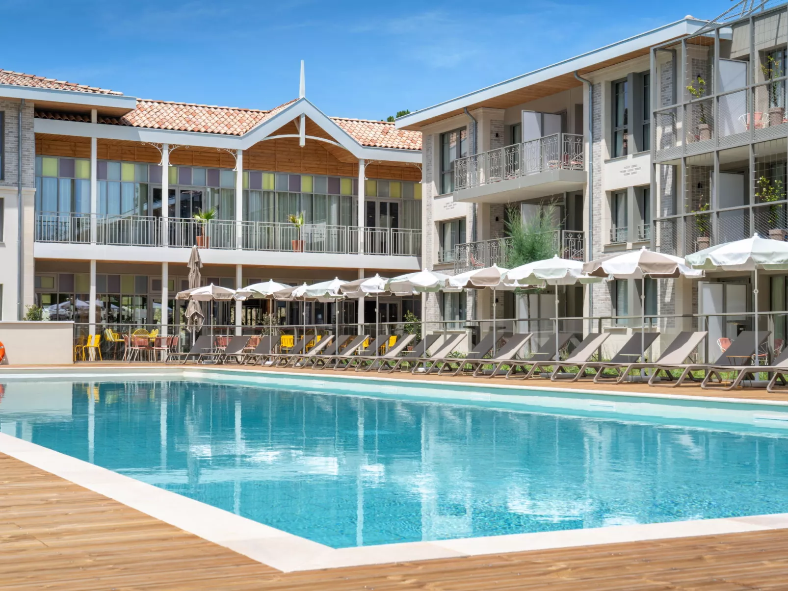 La Résidence-Outside