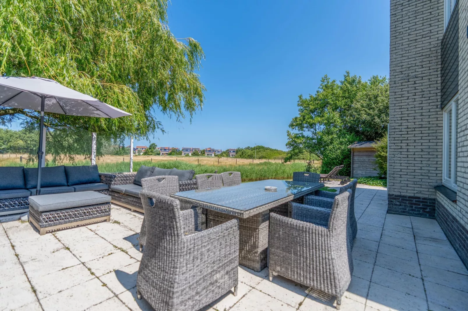 Kamperfoelie 67-Terrace balcony