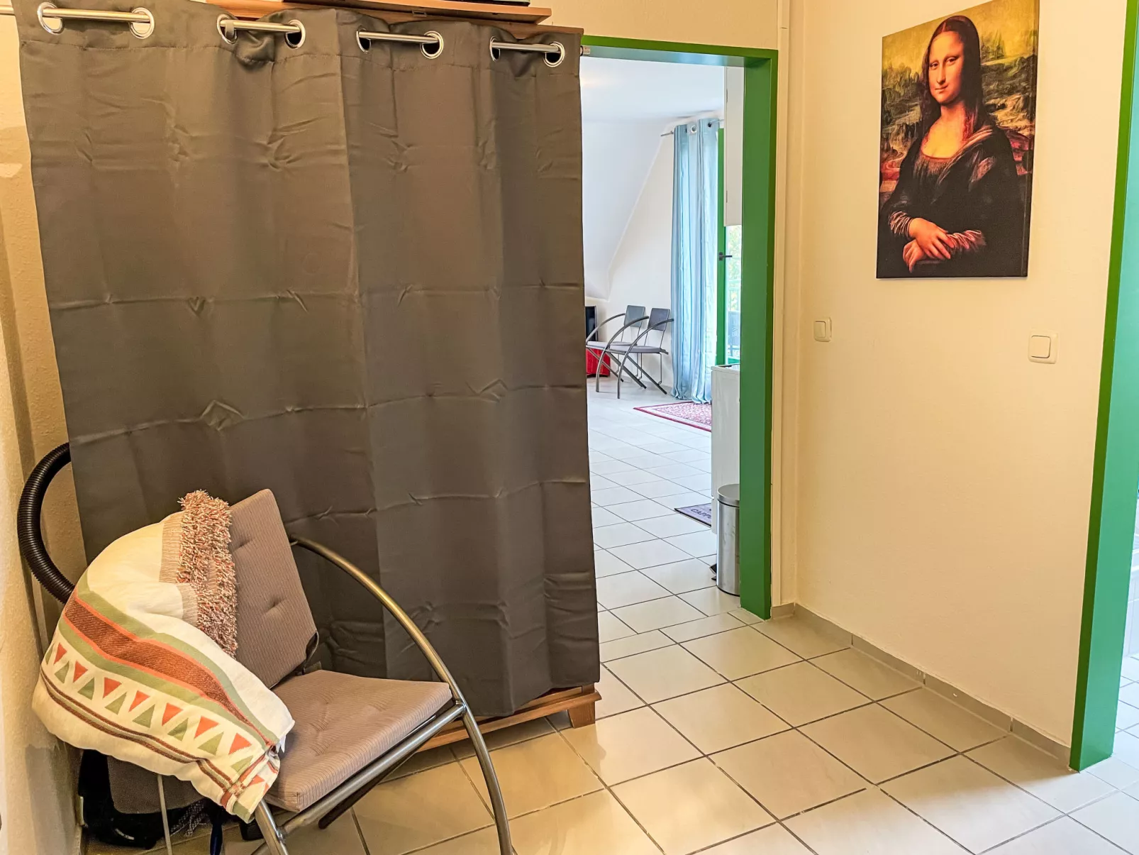 Wariner Straße-Drinnen