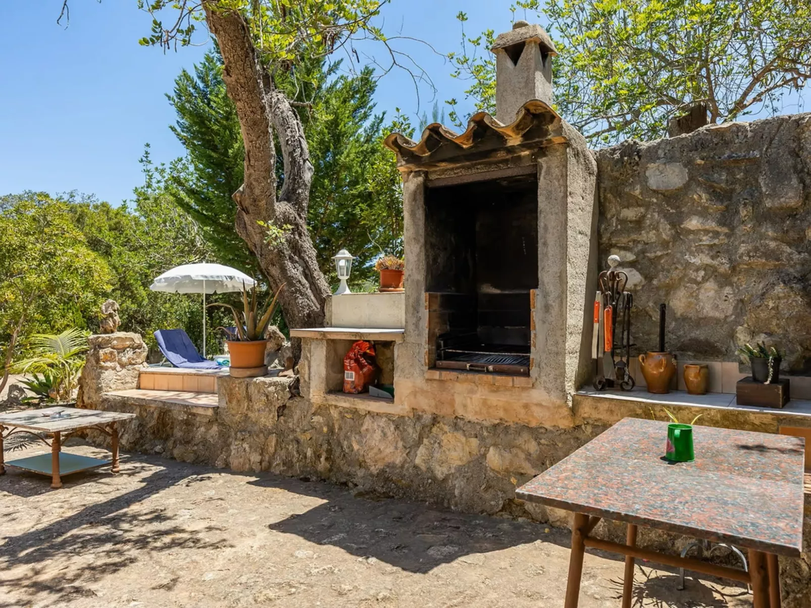 La Salve Can Jordi-Outside