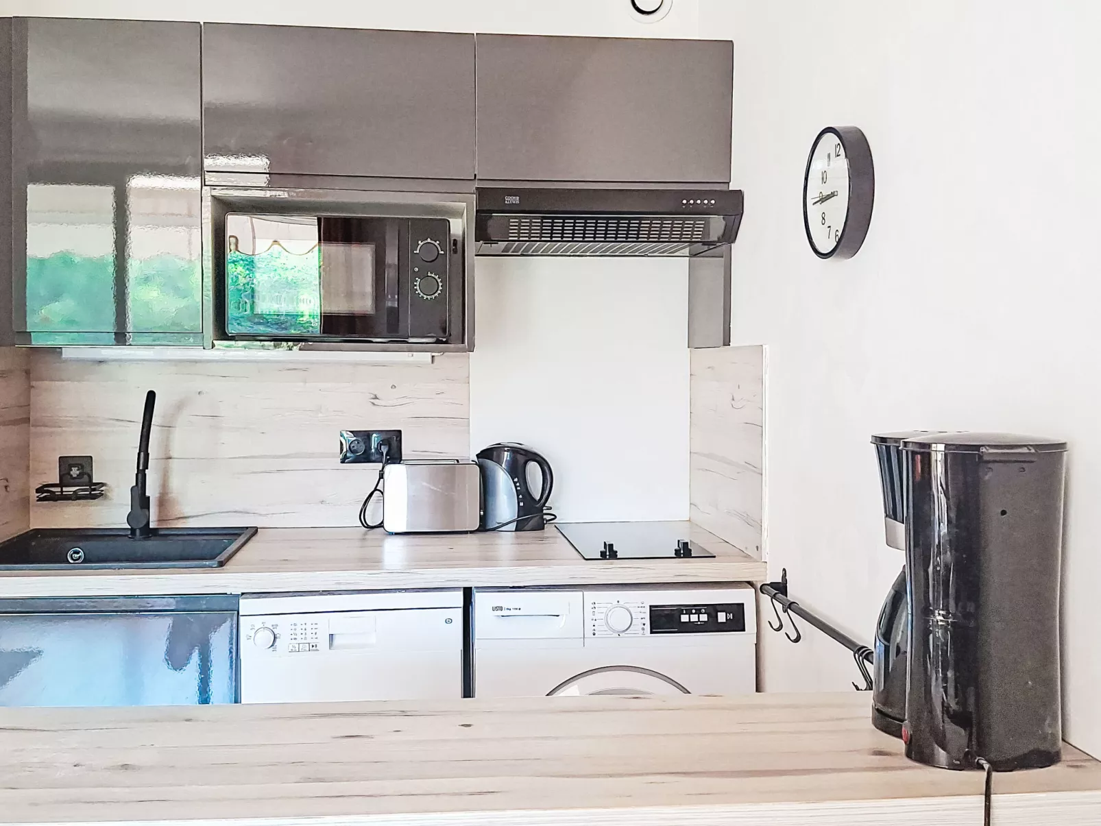 Le Luberon Loisirs-Drinnen