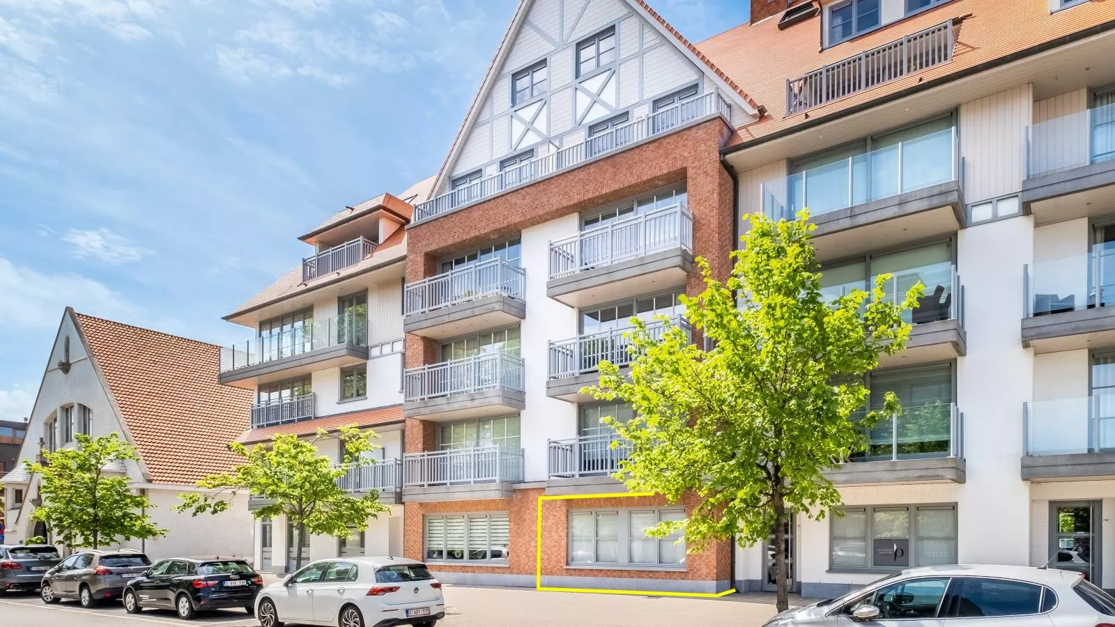 LeVillage-Exterior in summer