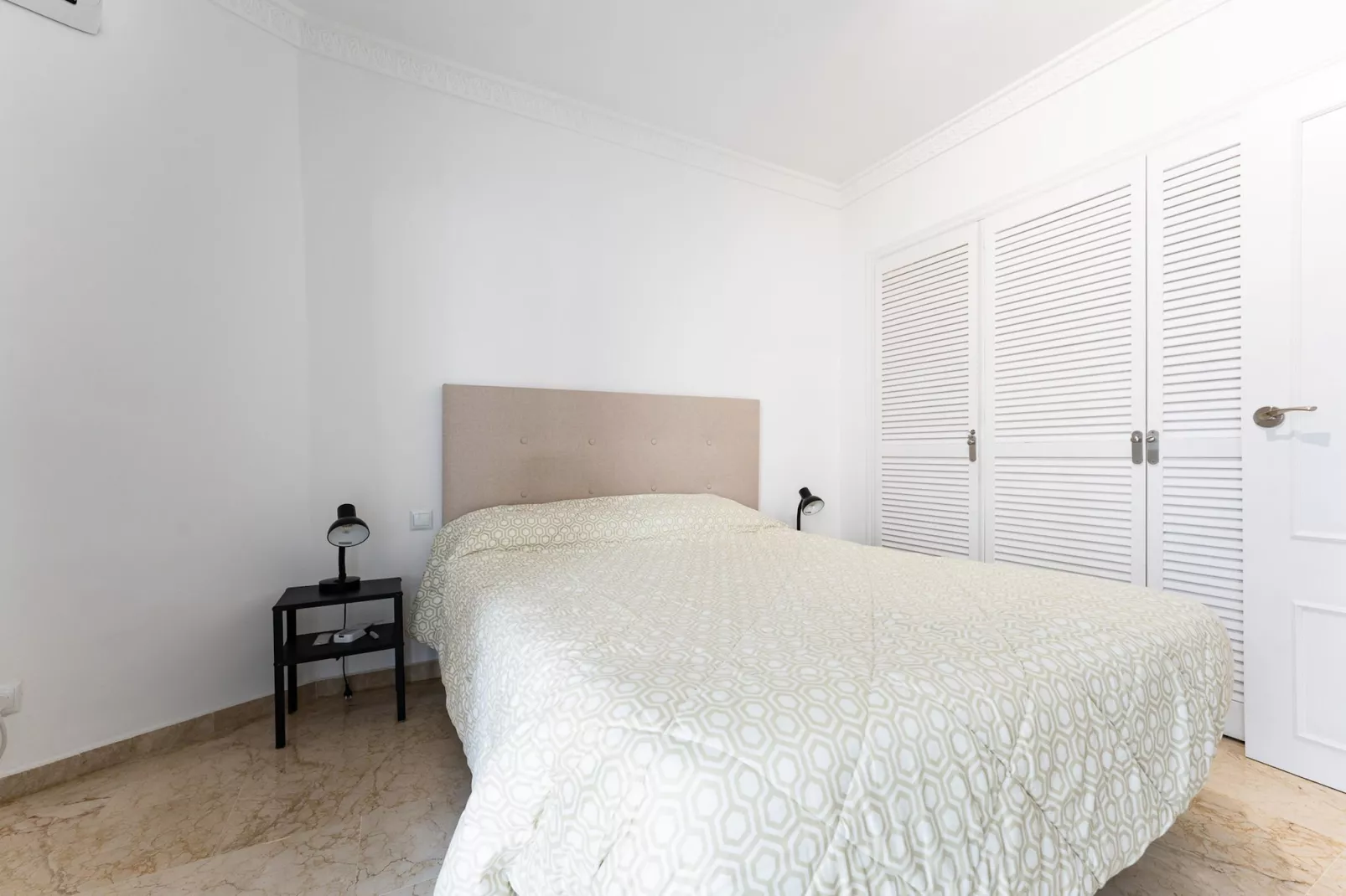 CT 350 - Faro's Marbella Beachapartment for 2 - perfect beachconection-Chambre