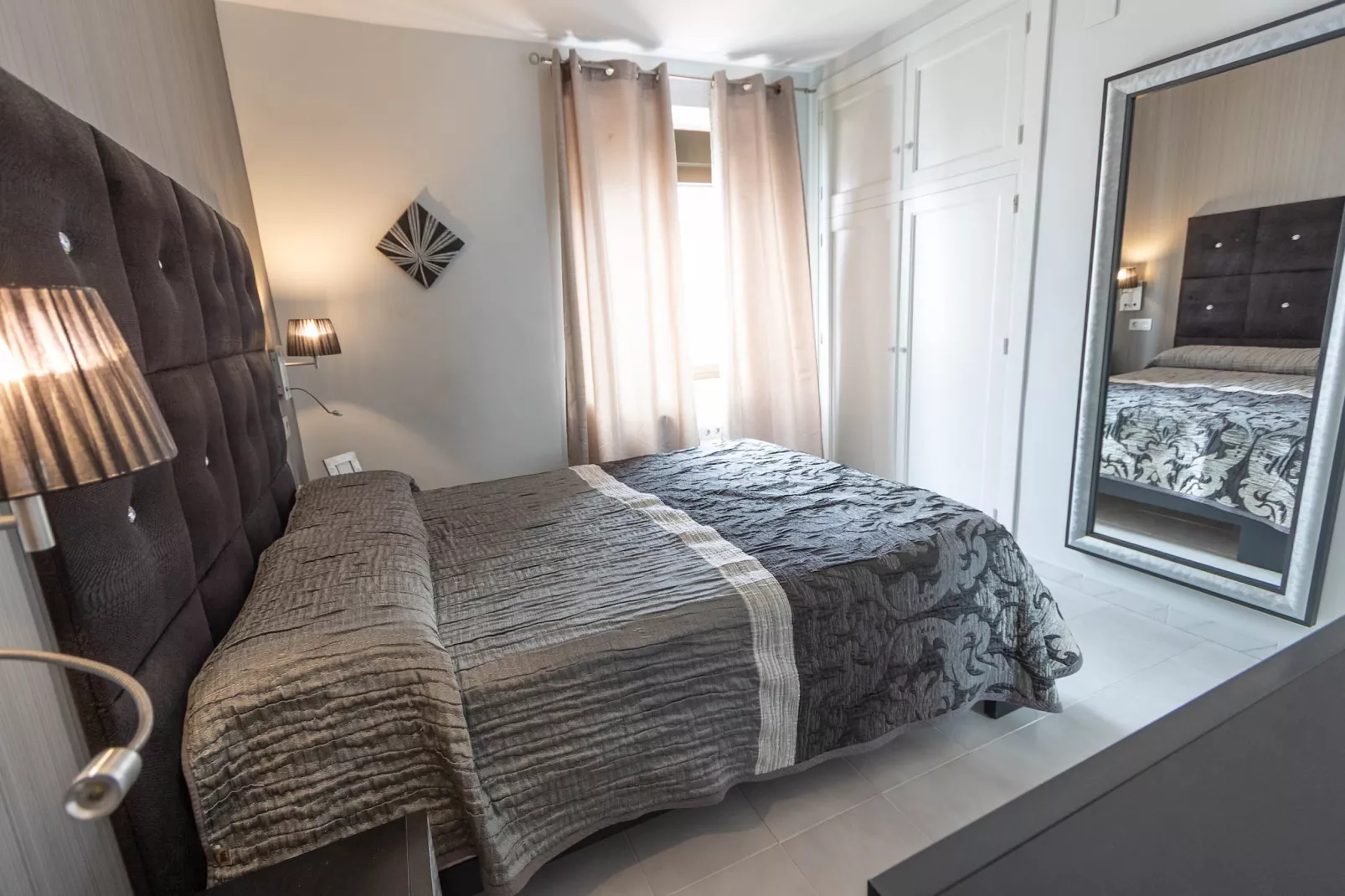 CT 383 GR - Faro's Almuñecar Beachfront for 4-Bedroom