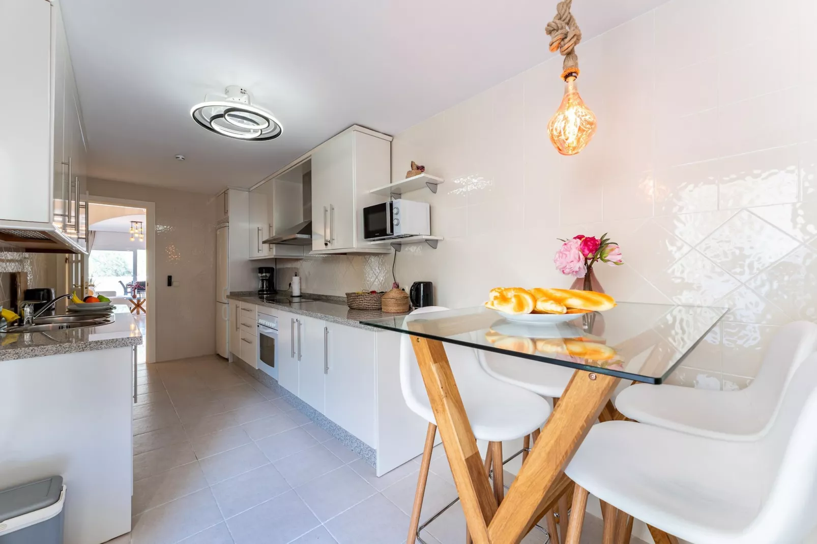 CT 375 - Faro's Cozy Dream in Elviria - Marbella-Küche