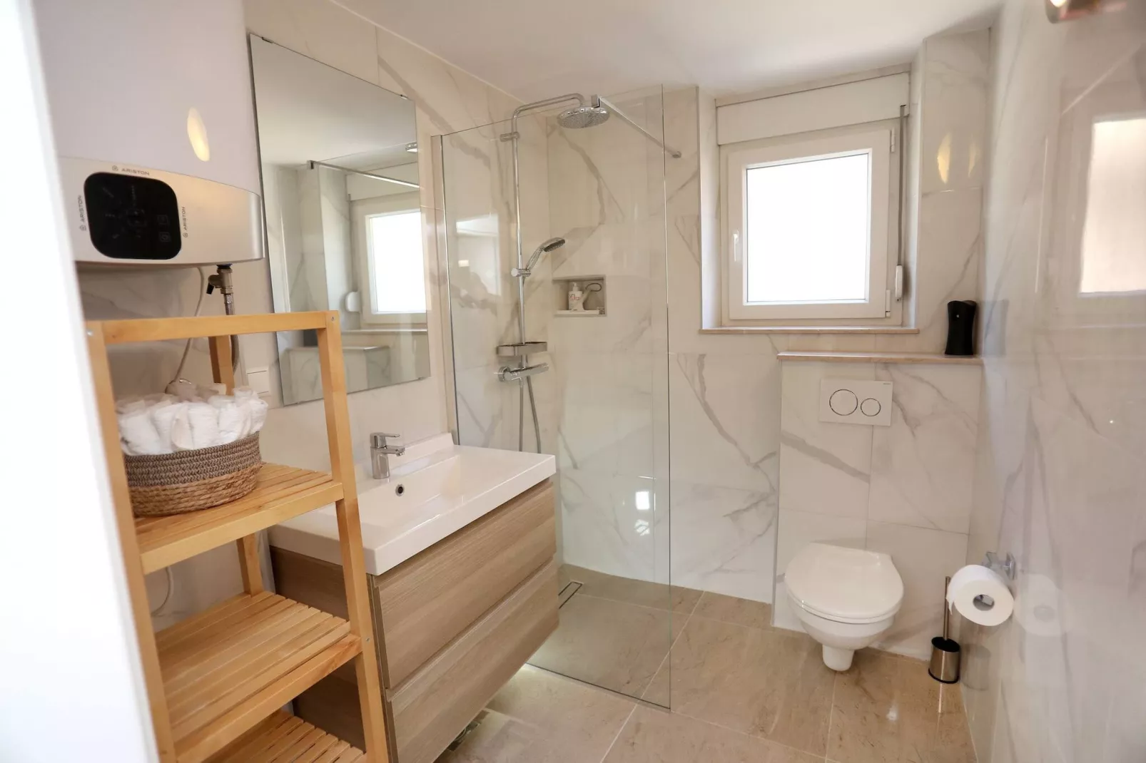 M Apartment Trogir-Bathroom