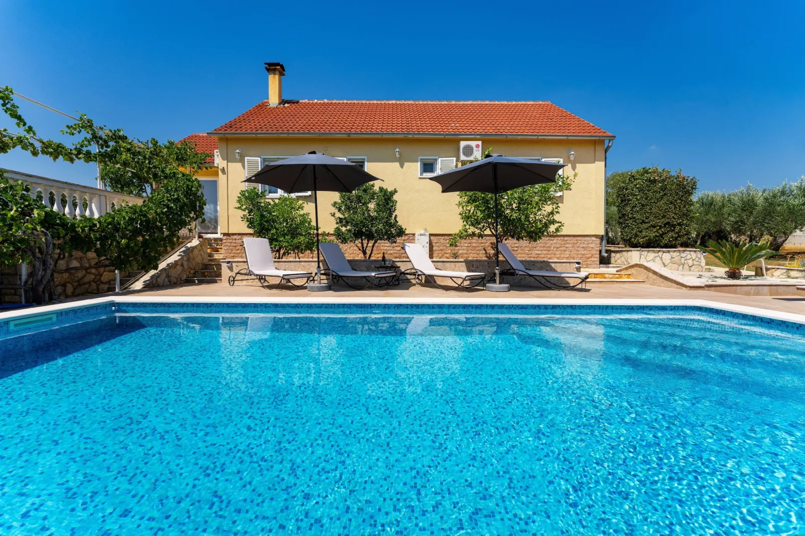 Villa Sucic with private pool-Schwimmbad
