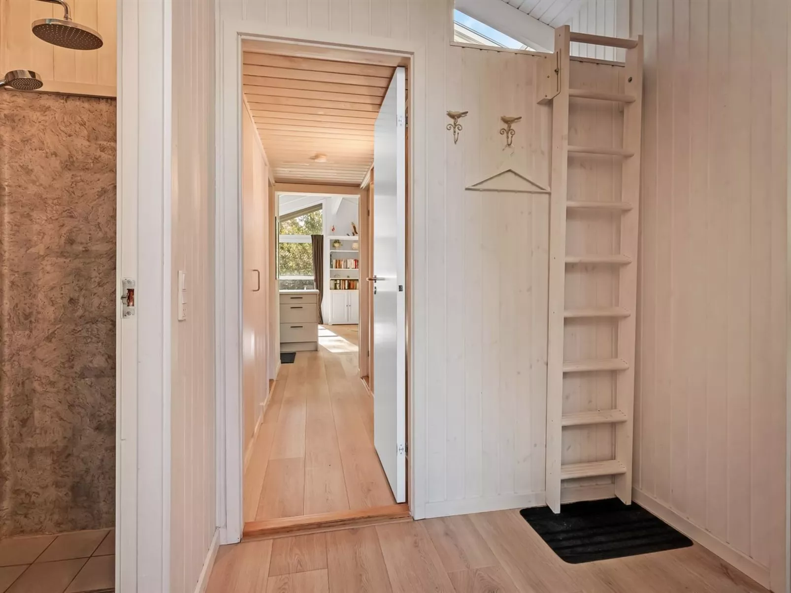 "Edvard" - 300m from the sea-Dedans