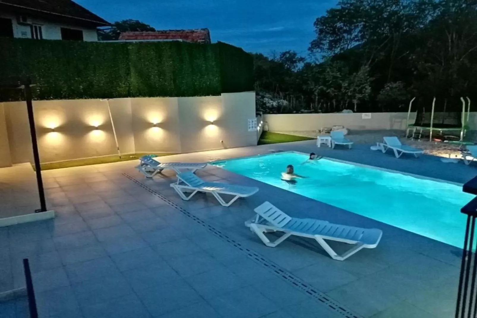 House Serenity with Pool-Swimming pool