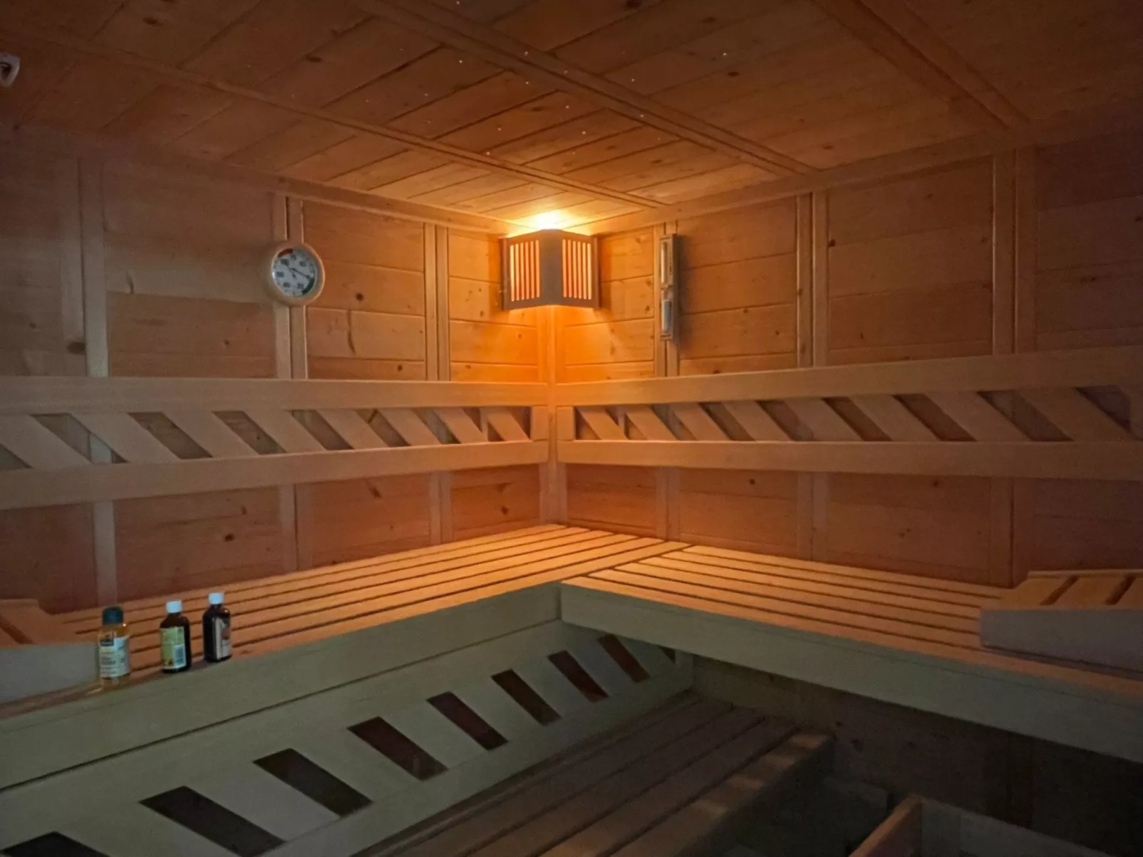 Naturnah mit Pool und Sauna-Drinnen