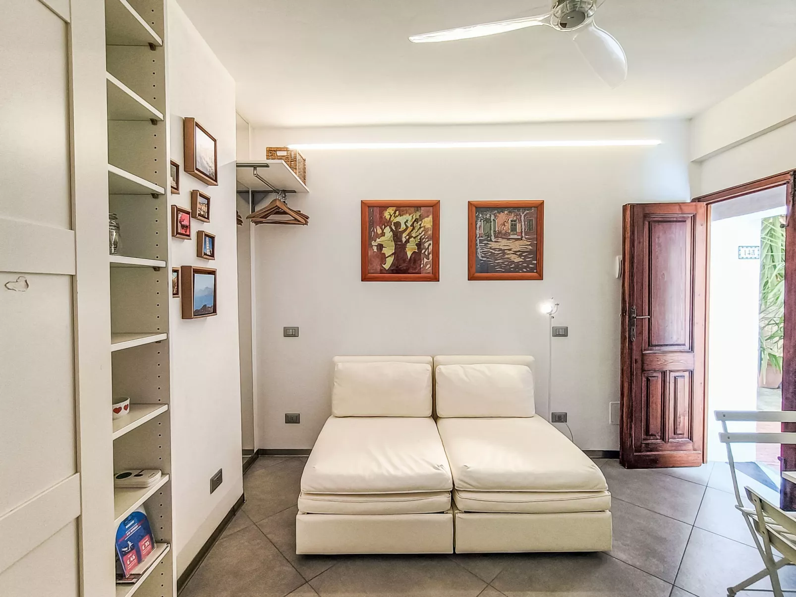 Terrazza con glicine-Drinnen