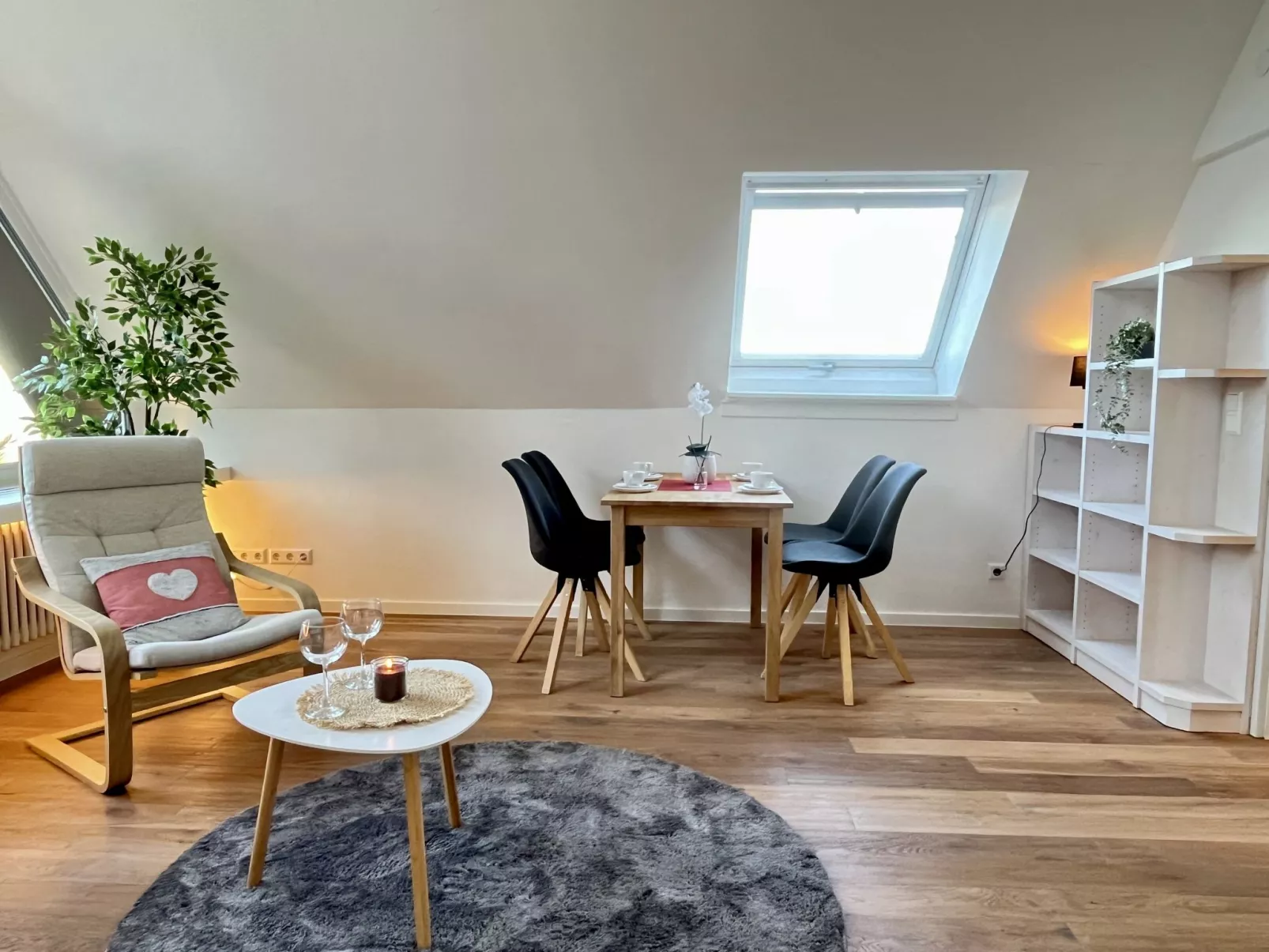 Falkennest - mit Blick auf den Titisee-Drinnen