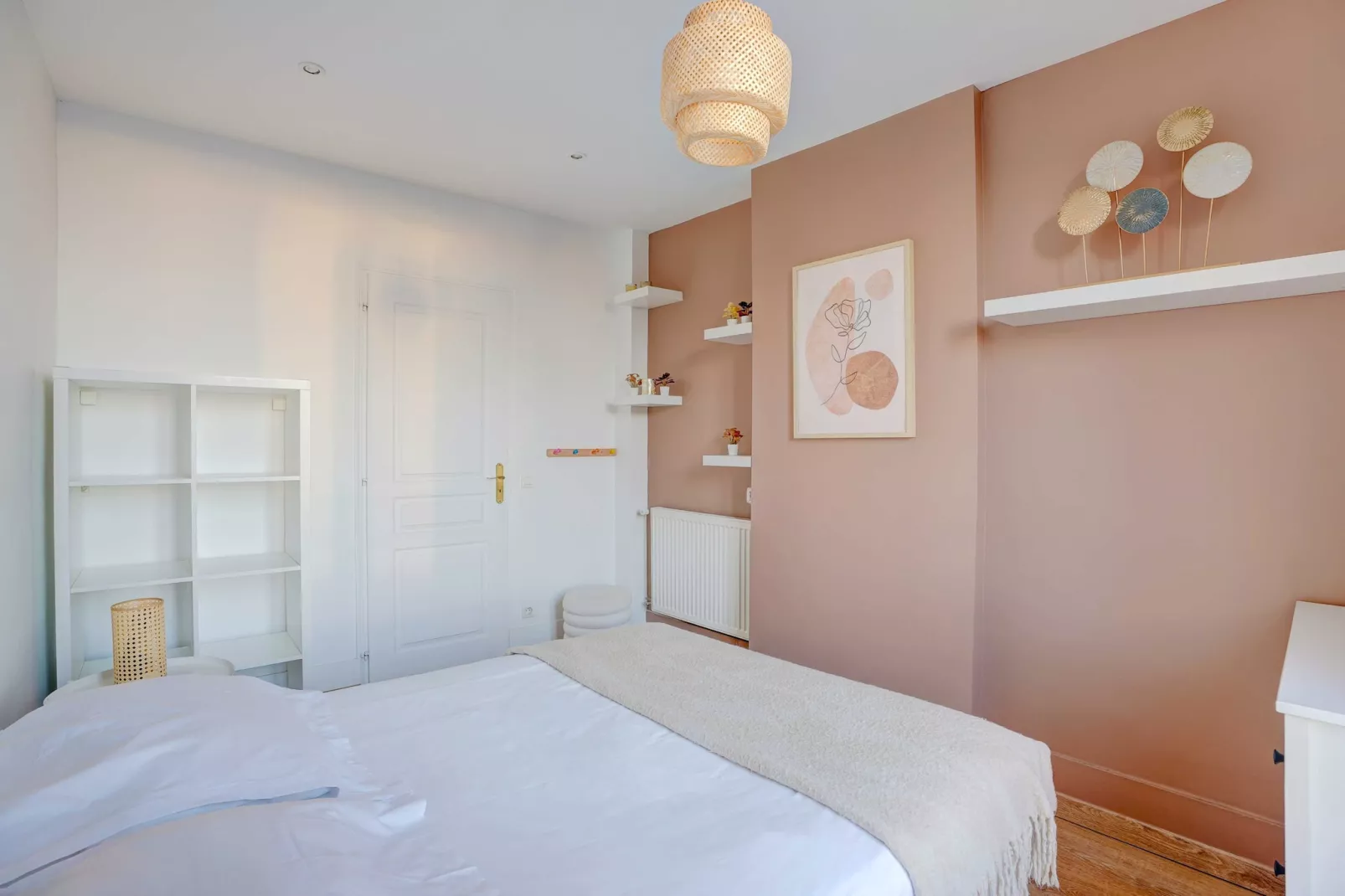 TB-101-THOREZ-Bedroom