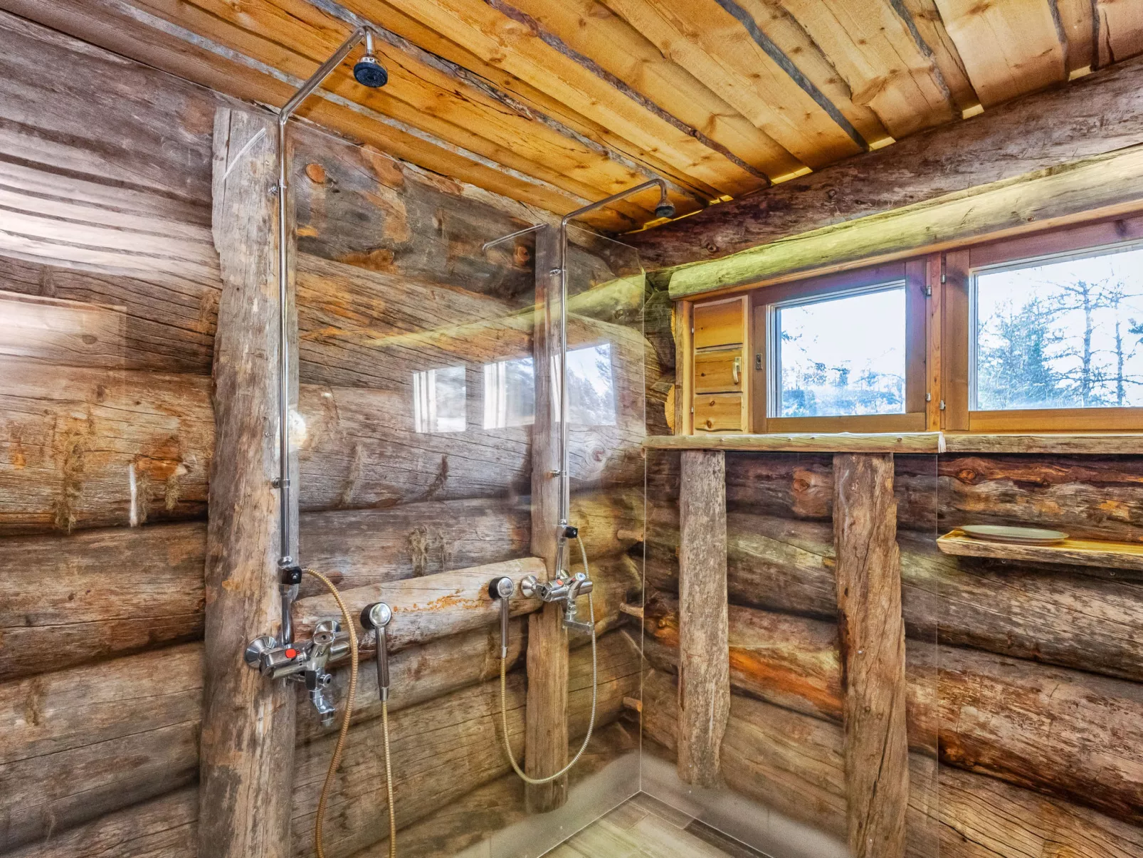 Rukan kelohuvila-Dedans