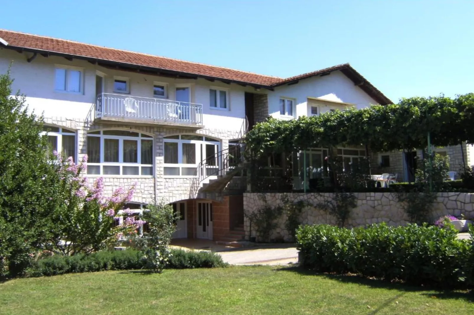 Elez Serenity Guesthouse - Quadruple room with Balcony-Im Freien