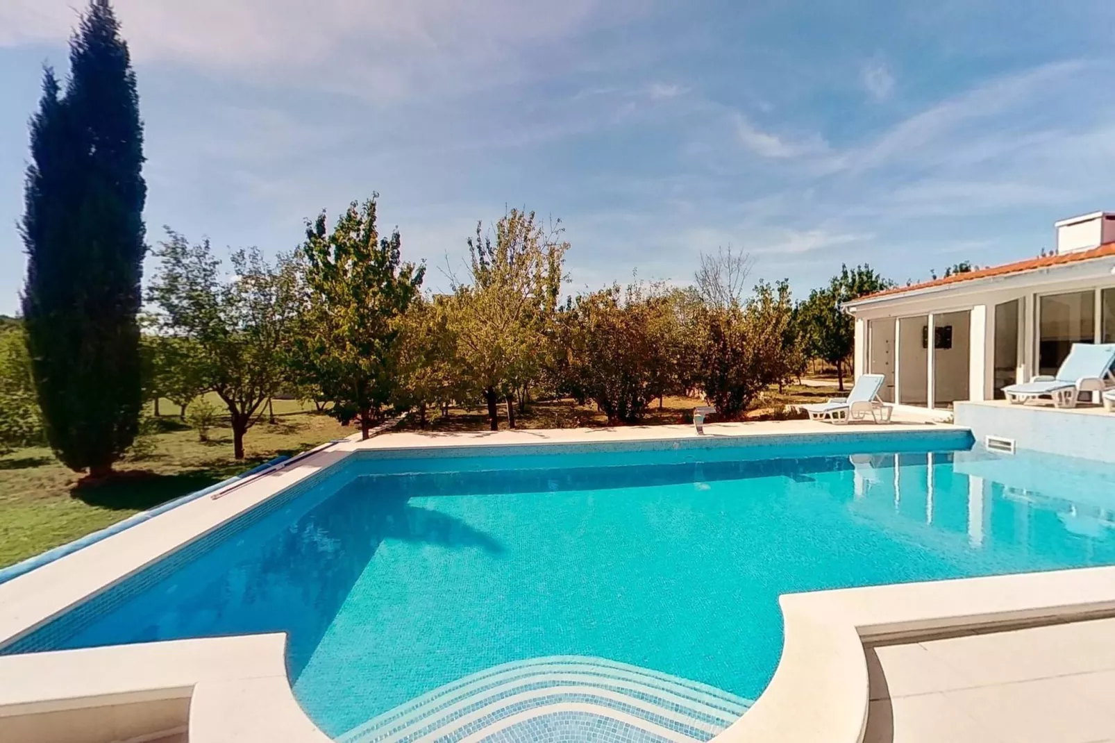 Sport & Spa Villa Neoric-Schwimmbad