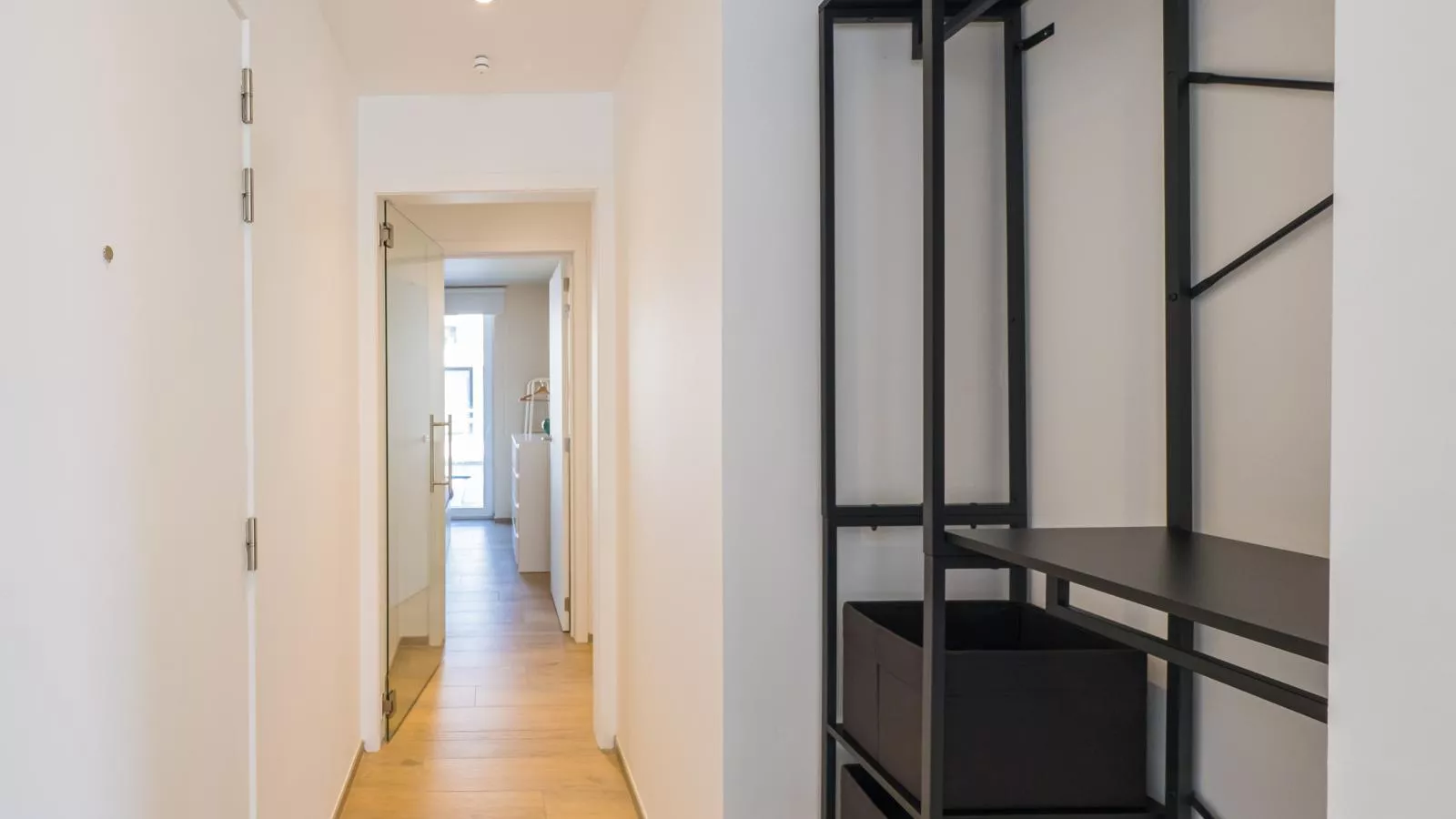 Matisse - 0101 + box 8-Hall & reception