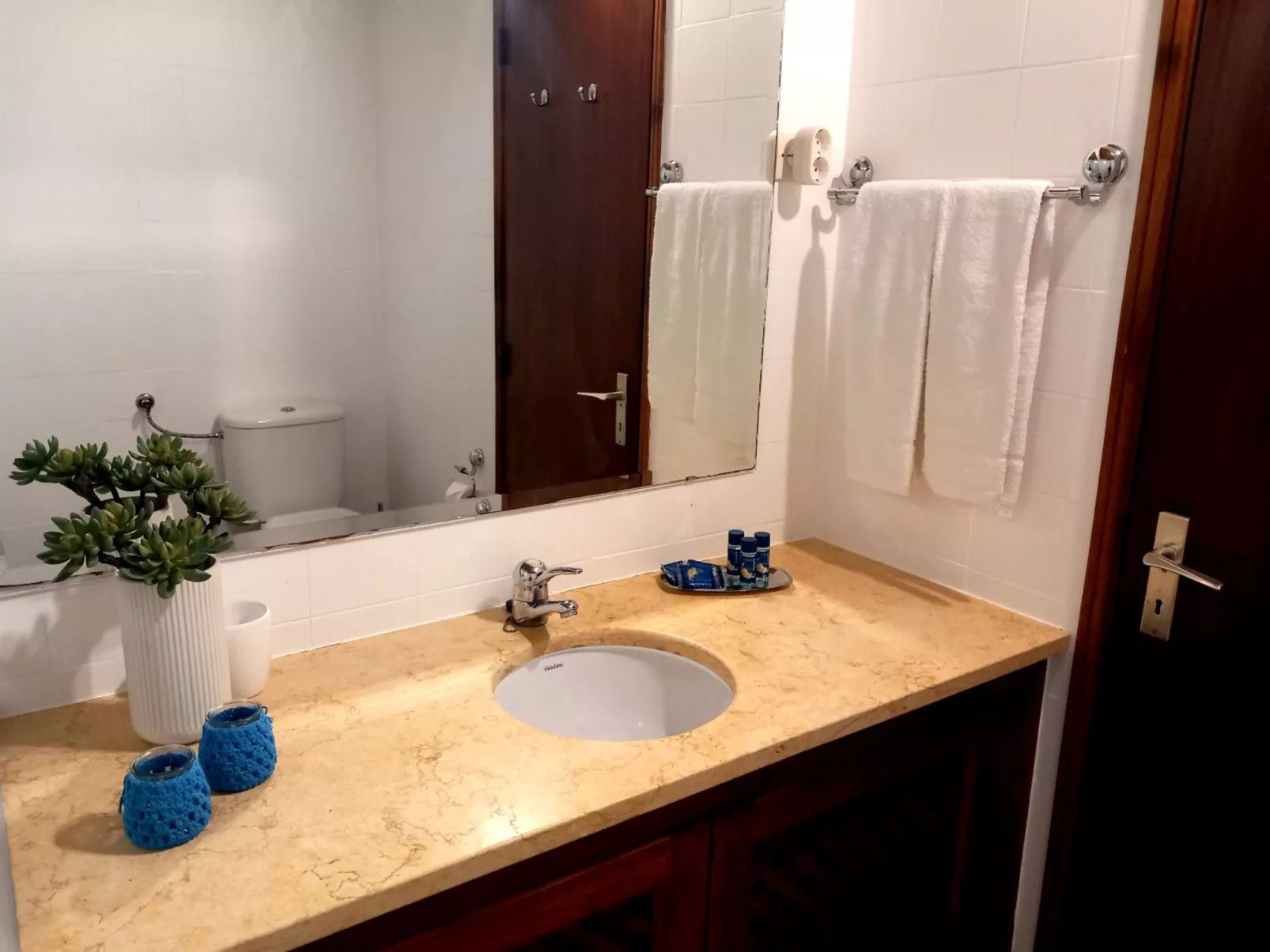 Joyce - Sunny Way-Dedans