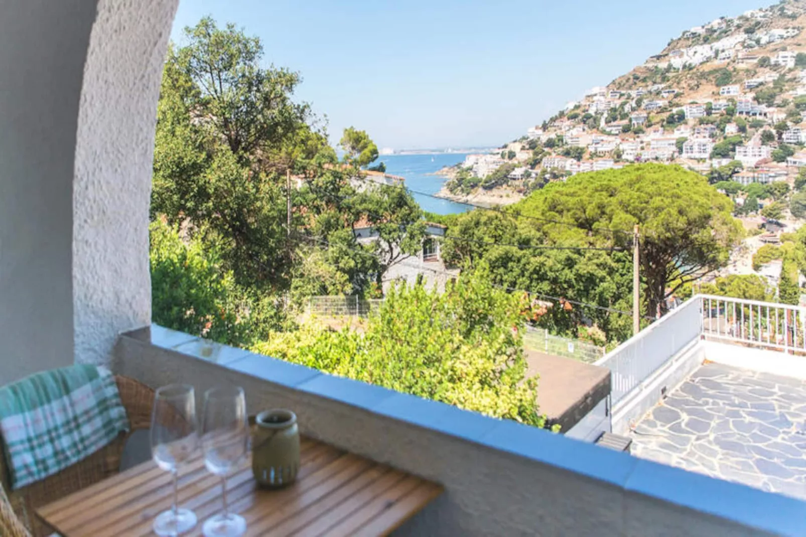 Studio à Roses-Nicht zugeordnet