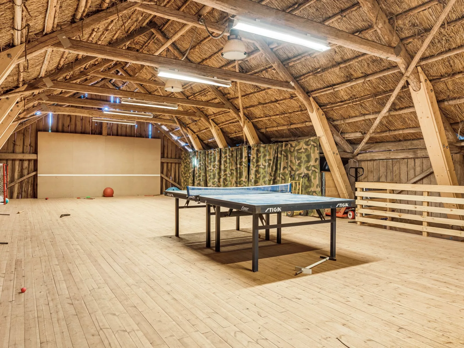 Skarpsätter Sportgård-Outside