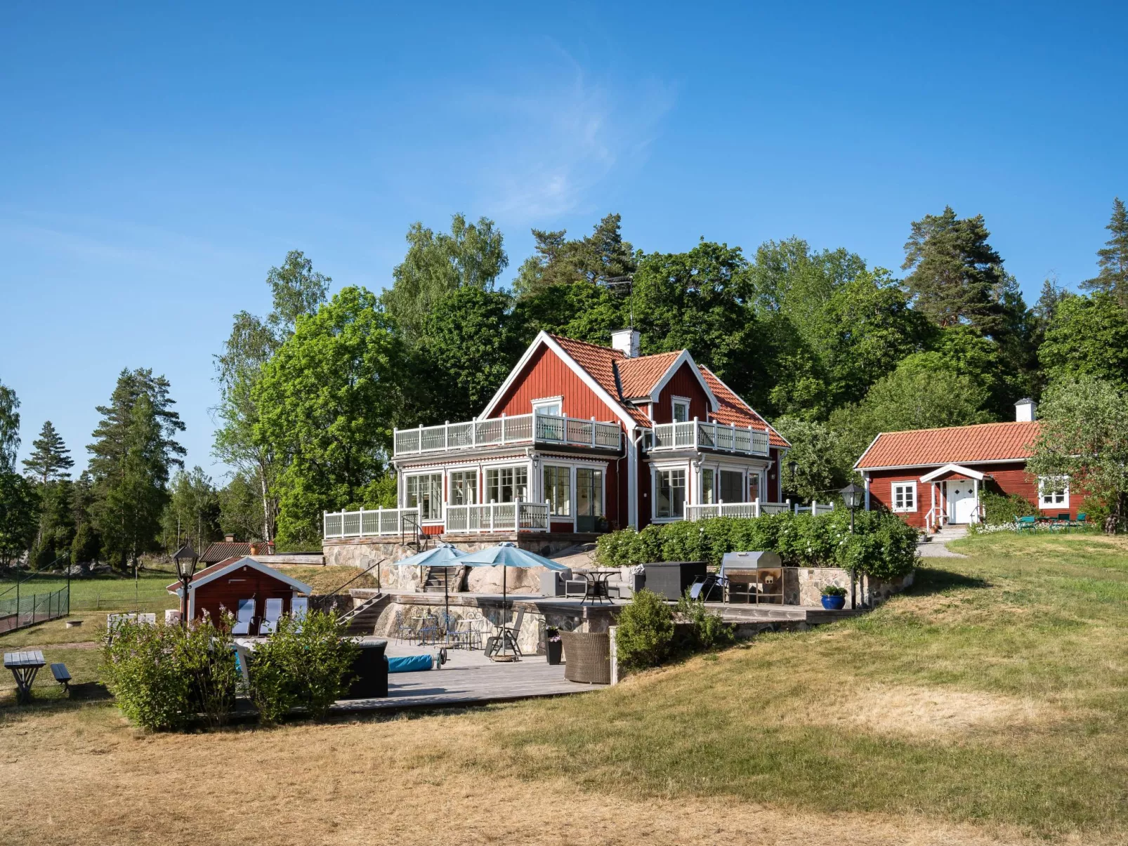 Skarpsätter Sportgård-Outside
