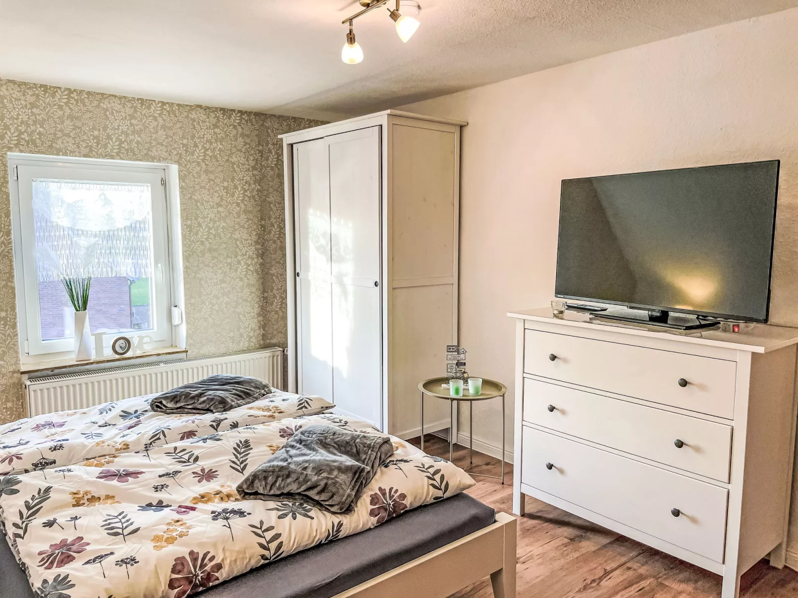 Die Dorfperle-Dedans